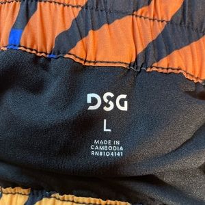 DSG floral shorts with underwear insert and stretch band sz L